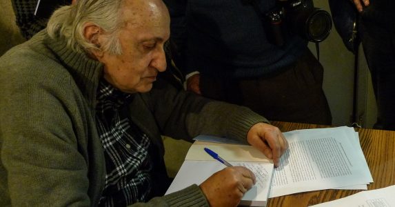 Docente de la carrera de Ciencia Política y RRII la Academia saluda los 90 años del histórico profesor Hugo Fazio