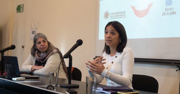 En borrador de la nueva Constitución Conferencia de la abogada y Ex convencional Tiare Aguilera Hey analizó el reconocimiento de Tratado de Voluntades de 1888