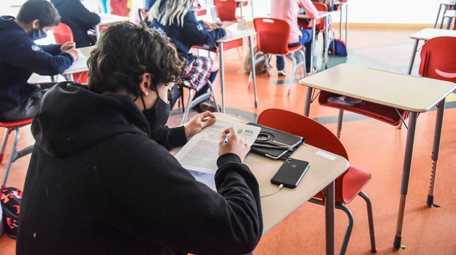 Suspensión beneficios MINEDUC, 2do semestre 2022