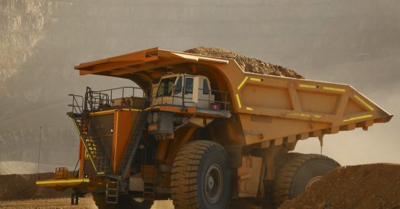 Académicos/as UAHC analizan Claves sociales y ambientales sobre royalty minero: “La minería no generará por sí sola un desarrollo equitativo y sustentable”