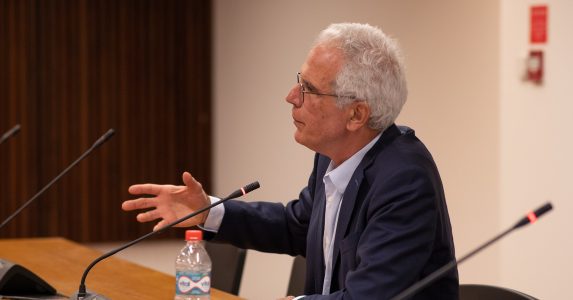 En Seminario Internacional Filósofos Pierre Dardot, Patrick Vauday y docentes UAHC reflexionaron sobre el concepto de “Pueblo” y su relación con la política, la historia y los afectos