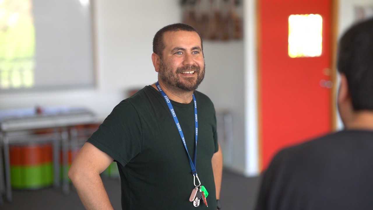 Profesor Manuel Puebla Egresado de Pedagogía en Música UAHC gana importante reconocimiento Global Teacher Prize Chile 2022 en categoría de Música