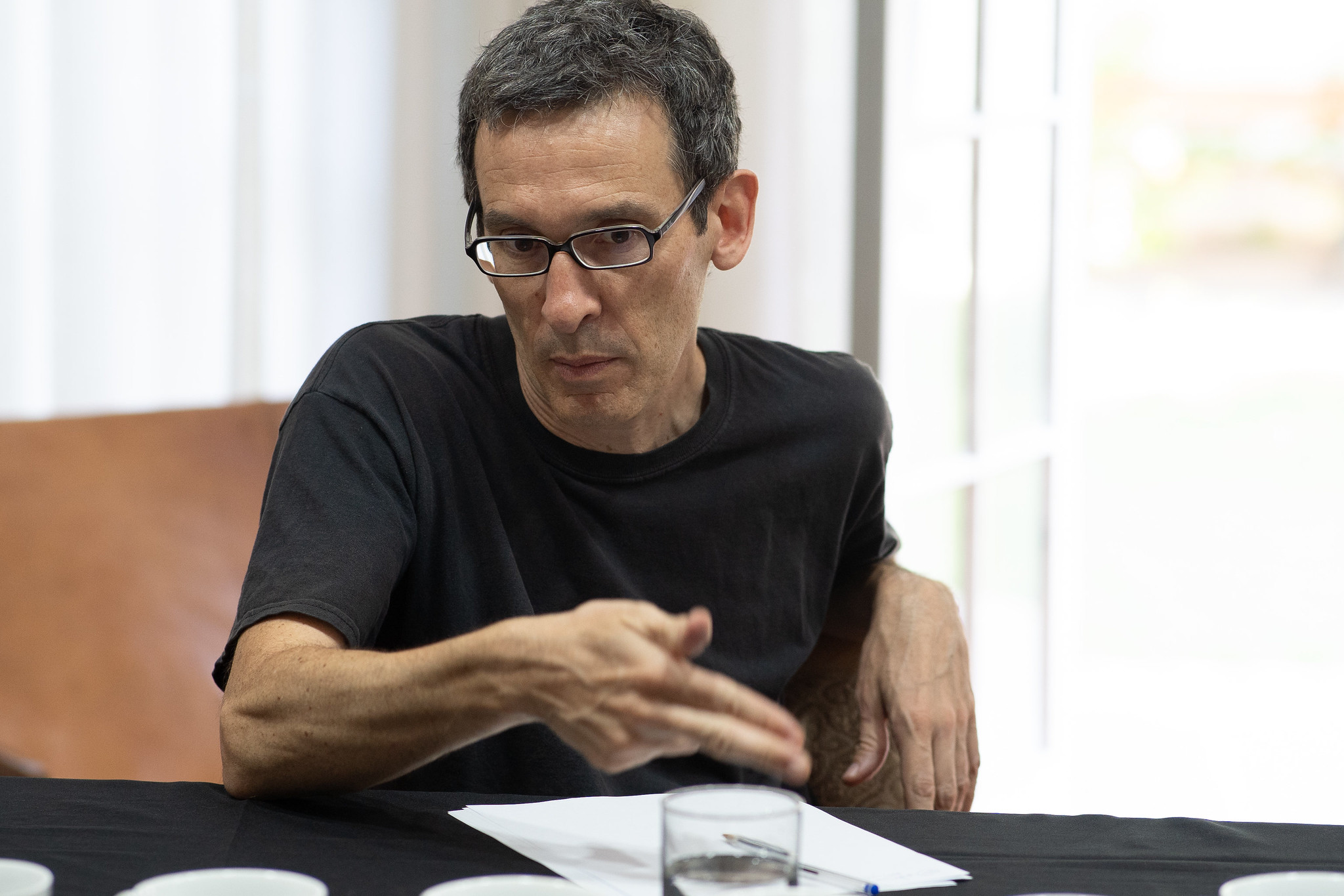 Académico de la Universidad Complutense Sociólogo César Rendueles discute sobre el horizonte político de las sociedades desiguales durante visita a la UAHC