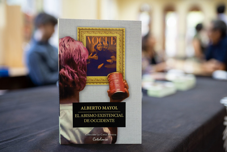 En la biblioteca de la Academia “El abismo existencial de Occidente”: Sociólogo Alberto Mayol lanza en la UAHC libro sobre las controversias de las hegemonías globales
