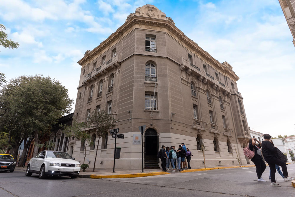 Salvador Sanfuentes (edificio poniente)