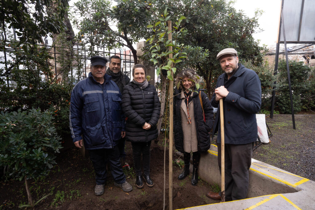Acto “Árboles por la Memoria” releva iniciativas de la UAHC para conmemorar los 50 años del golpe de Estado