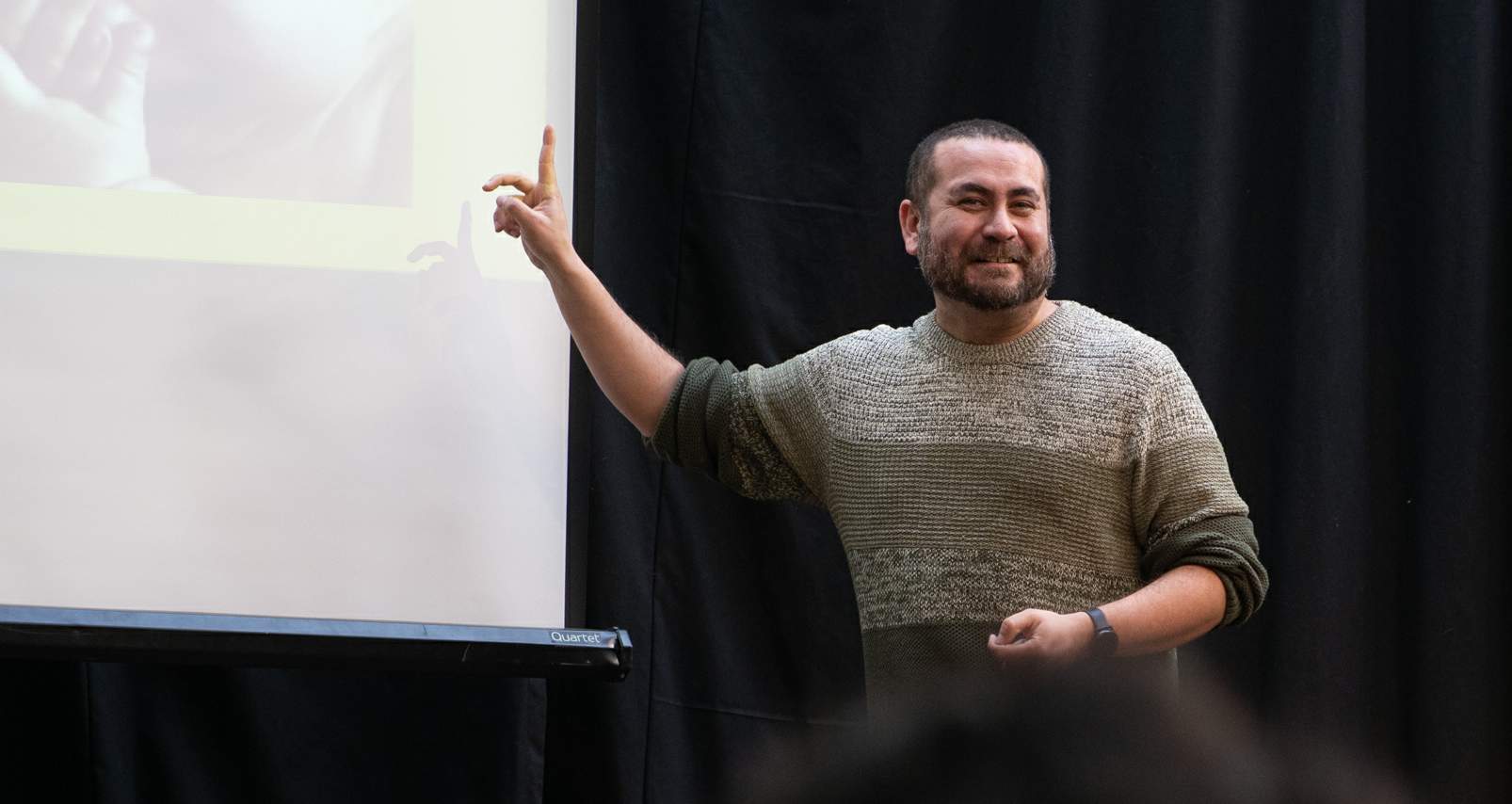 Incluyen a egresado de Pedagogía en Música UAHC en lista de los 100 Líderes Jóvenes 2023