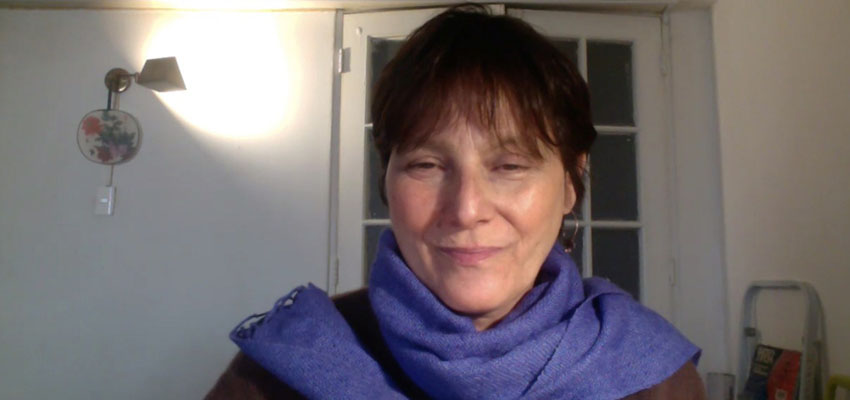 Comunidad universitaria reflexiona en memoria de la obra de la profesora Viviana  Manriquez 