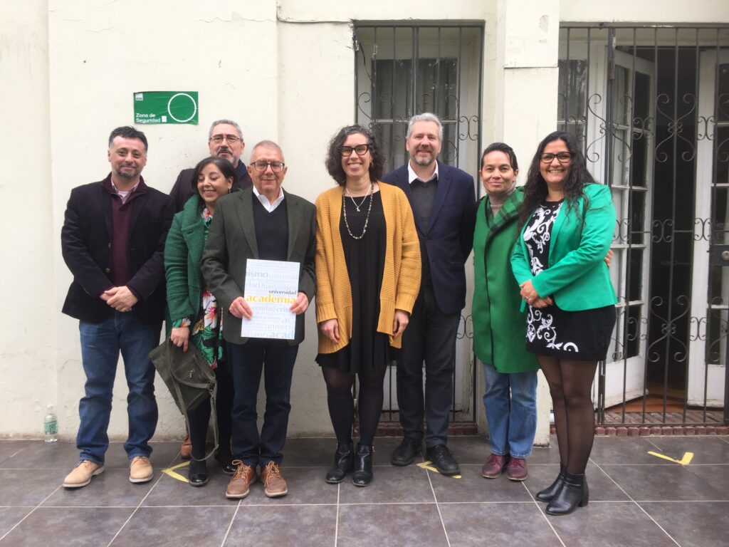 UAHC y Memorial Paine firman nuevo acuerdo de colaboración, destacan valor de la educación en DDHH frente al negacionismo
