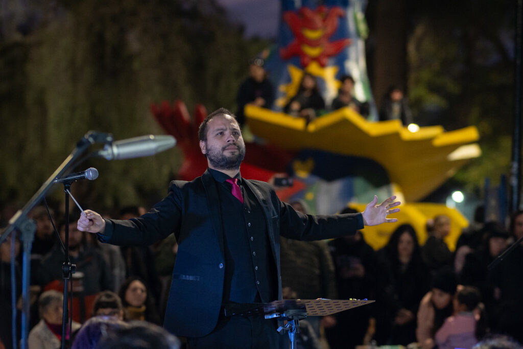 Orquesta Sinfónica UAHC adapta obras de destacado compositor nacional en serie de conciertos “Patricio Manns Sinfónico”
