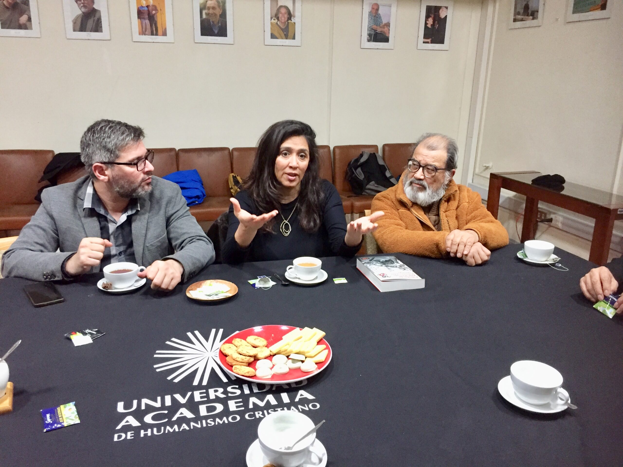 Legisladora argentina presenta libro en la Academia y comparte visiones sobre avance de la ultraderecha en la región