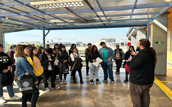Quinta generación de estudiantes secundarios/as inician programa ENE Pedagogías para convertirse en profesores para el cambio