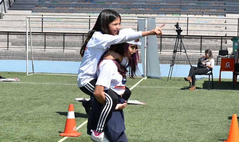 Encuentro regional reúne en hito deportivo y recreativo a niños/as de 10 comunas de la Región Metropolitana