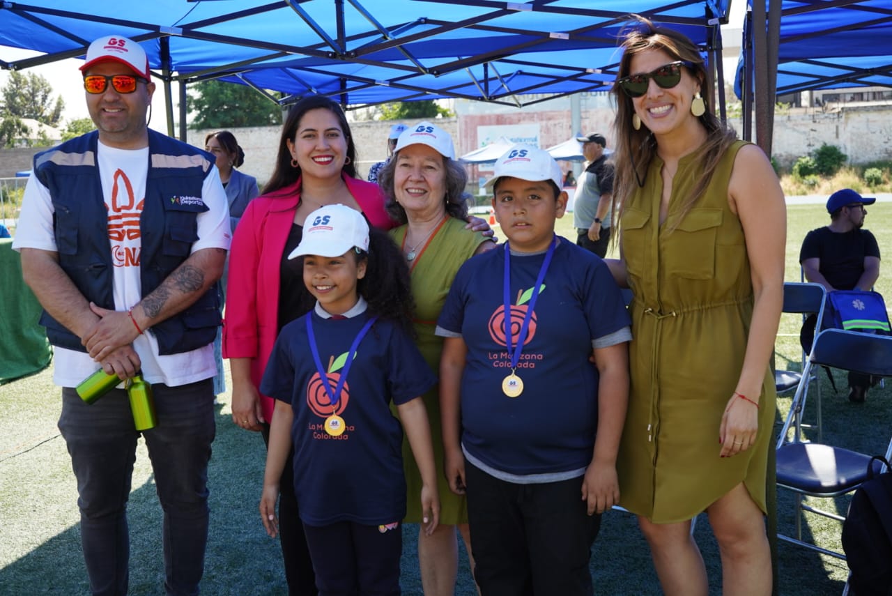 Hito de cierre del proyecto recreativo escolar La Manzana Colorada reúne a estudiantes de 10 comunas de la Región Metropolitana