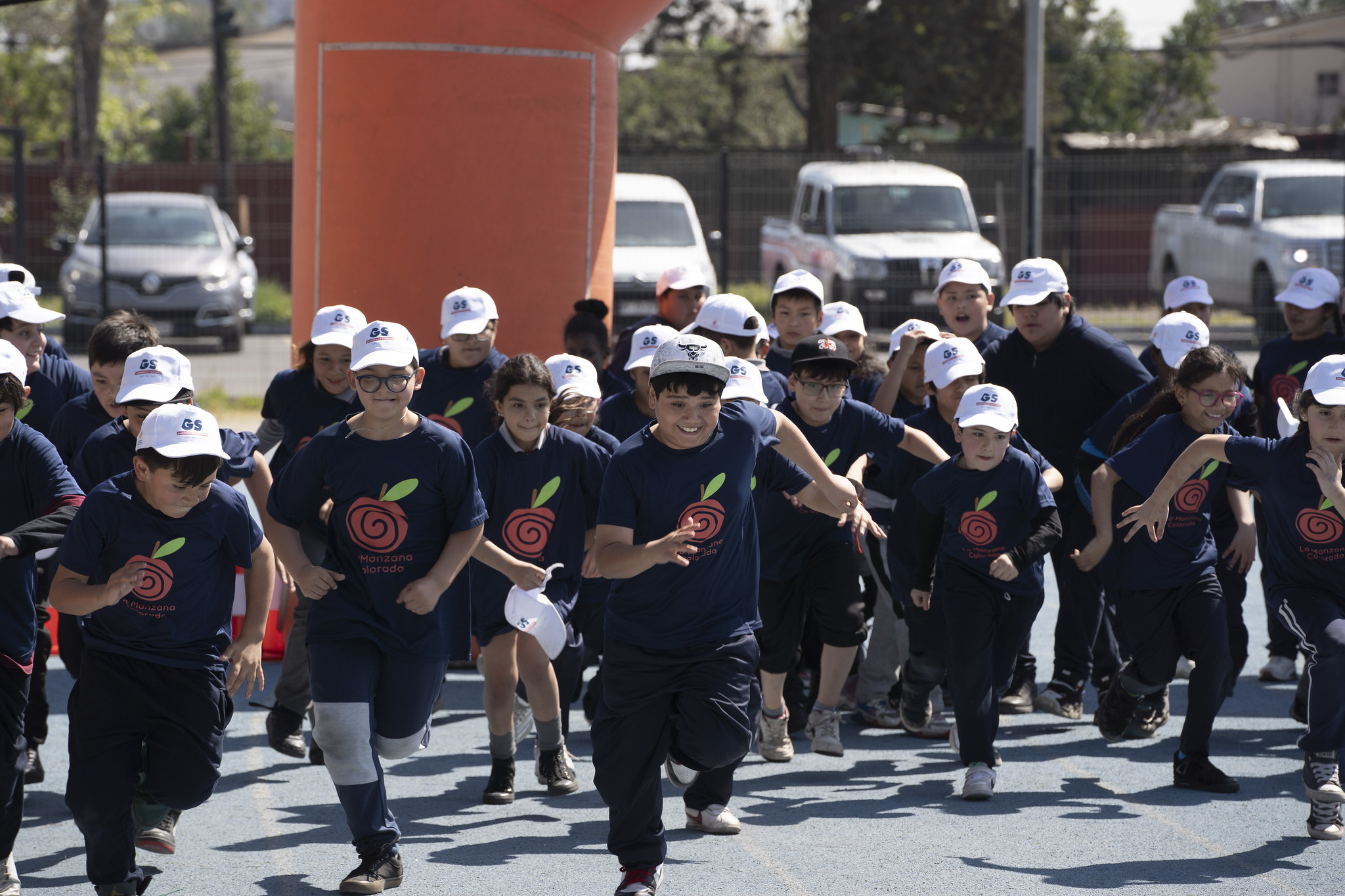 UAHC apoya programa enfocado en desarrollo emocional, actividad física y vida saludable en comunidades escolares