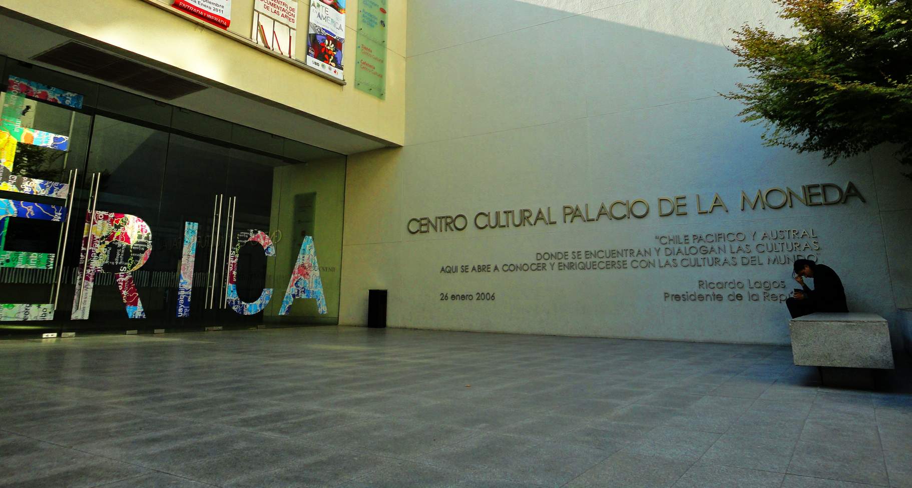 UAHC firma convenio específico de pasantías con Fundación Centro Cultural Palacio De La Moneda