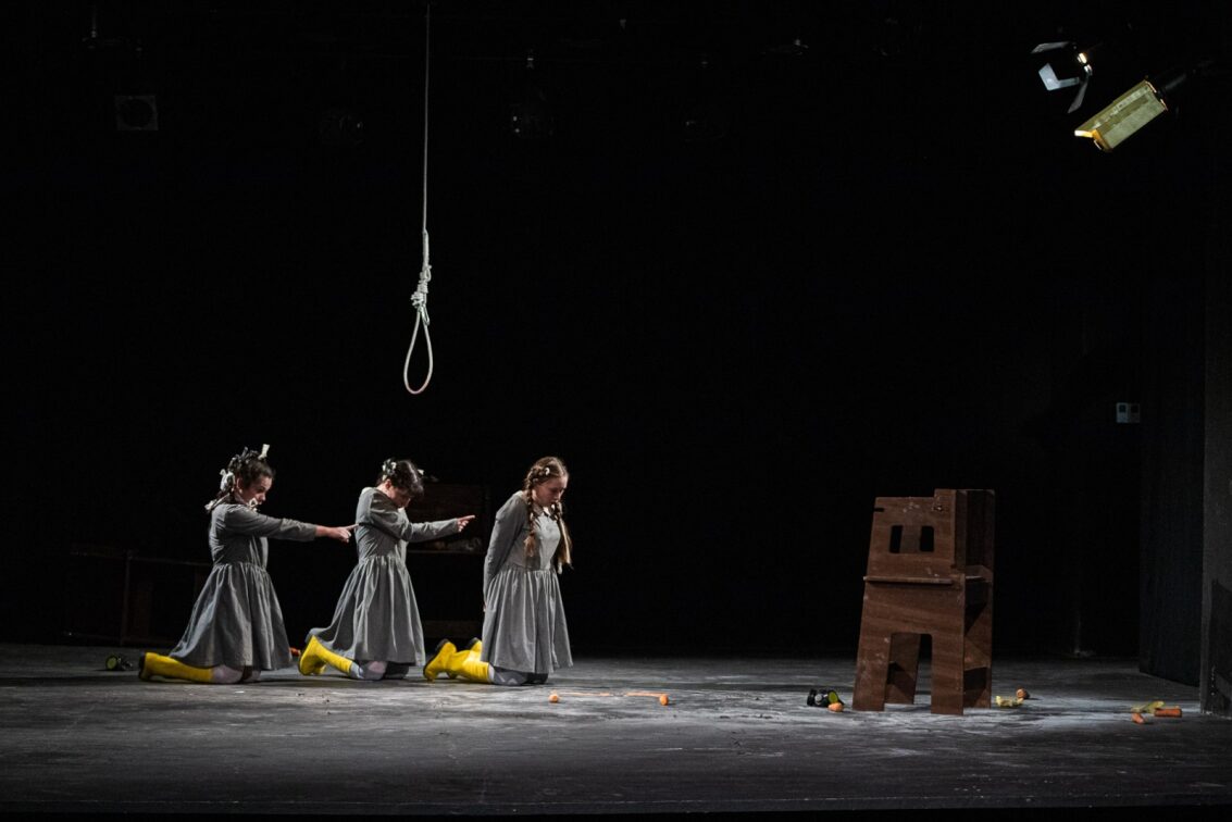 Obra teatral “El Orfanato” presentará esta semana últimas funciones en Chile antes de participar en festival internacional en La Paz