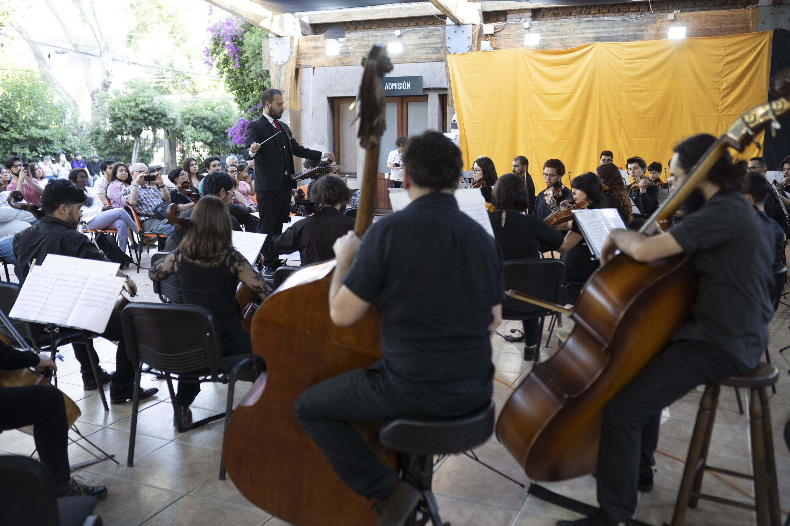 Orquesta Sinfónica de la UAcademia lleva música de Bruch y Beethoven a los territorios con presentaciones en abril en Santiago y El Tabo