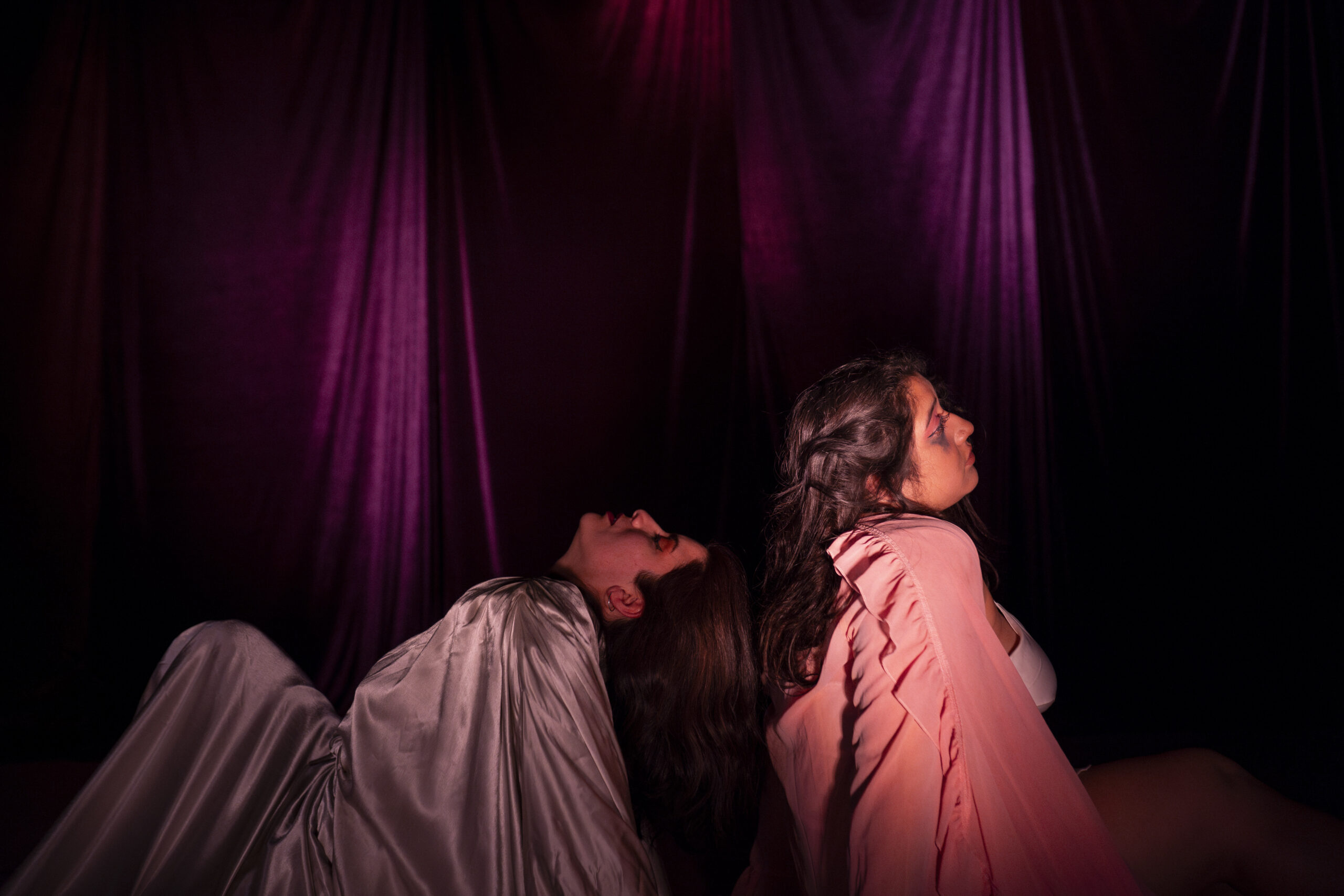 En obra “La Bestia”, dramaturga titulada de la UAcademia propone viaje emocional inspirado en el realismo mágico