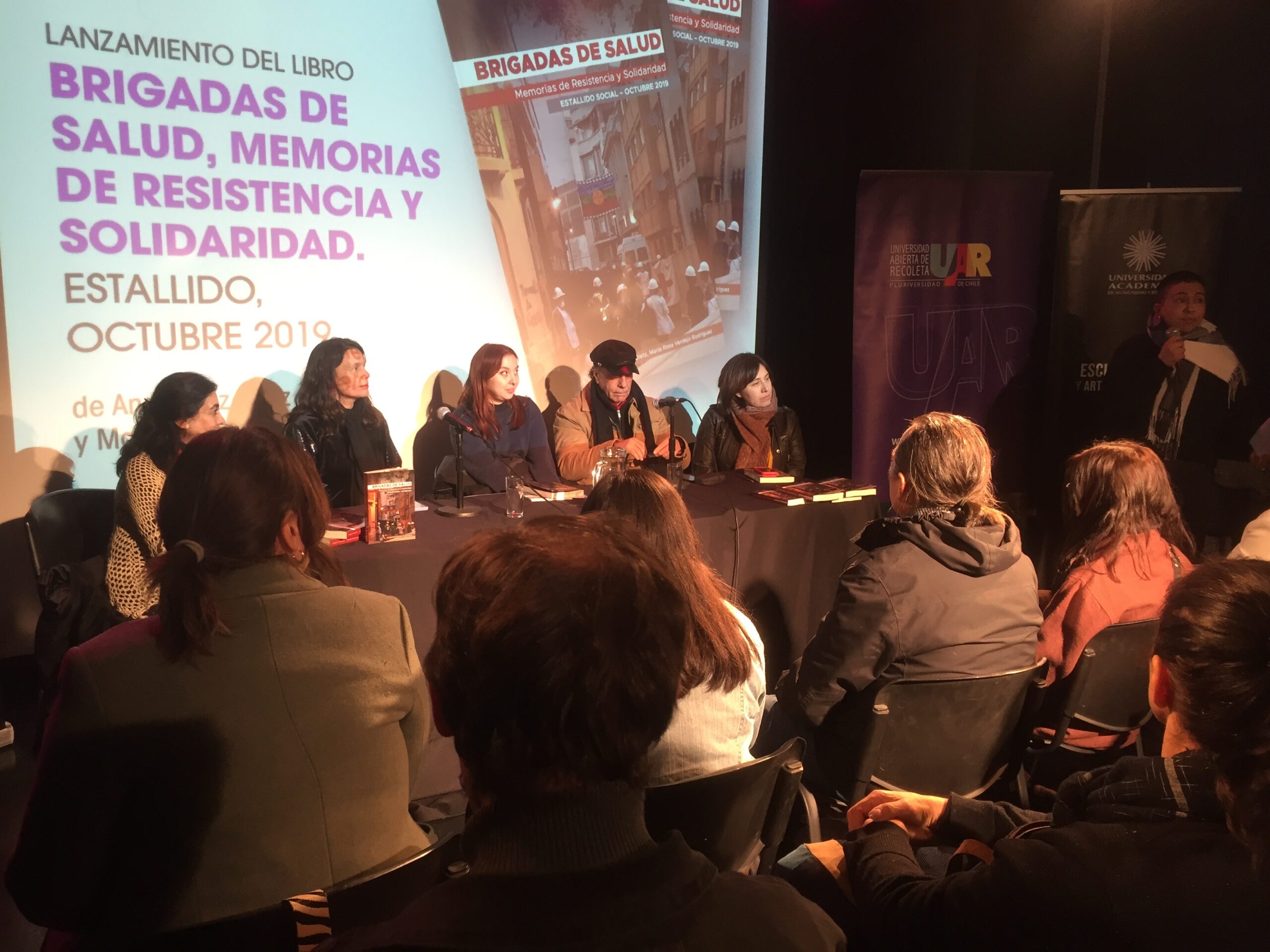Libro presentado en la Facultad de Artes rescata memoria de brigadistas de salud durante el estallido social