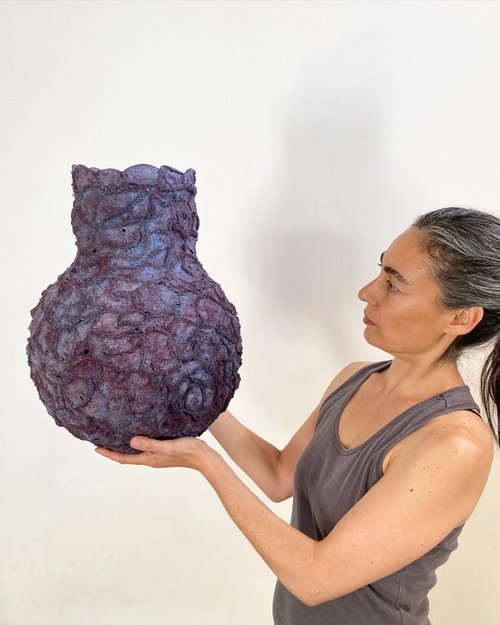 Destacada artista de la Facultad de Artes dictará curso sobre oficios contemporáneos