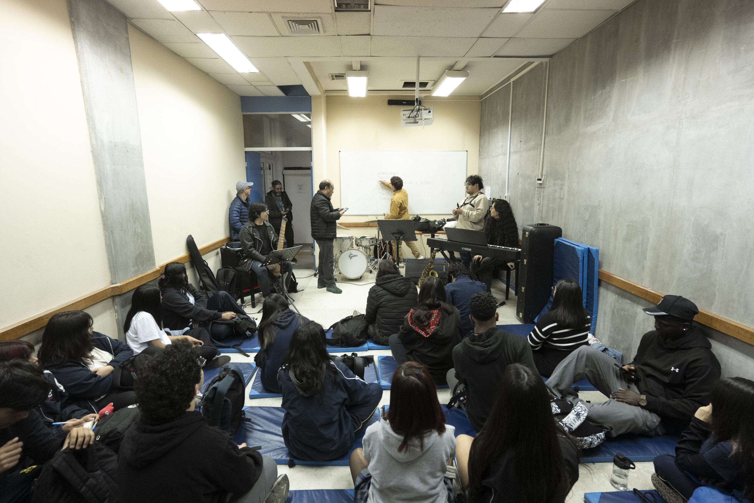 Exitosa jornada con estudiantes secundarios en La Previa: explora la academia