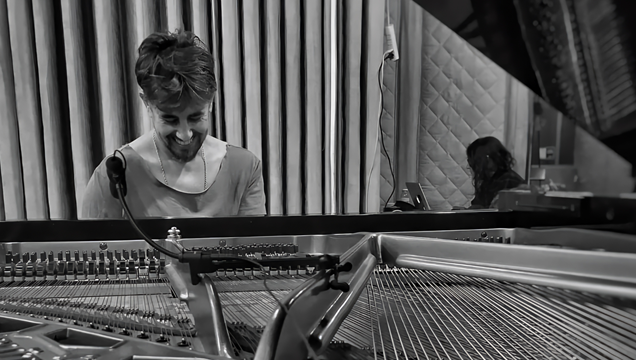 Ciclo de charlas “Procesos creativos” de egresados de la Carrera de Composición Musical expone Mario Barrios, pianista