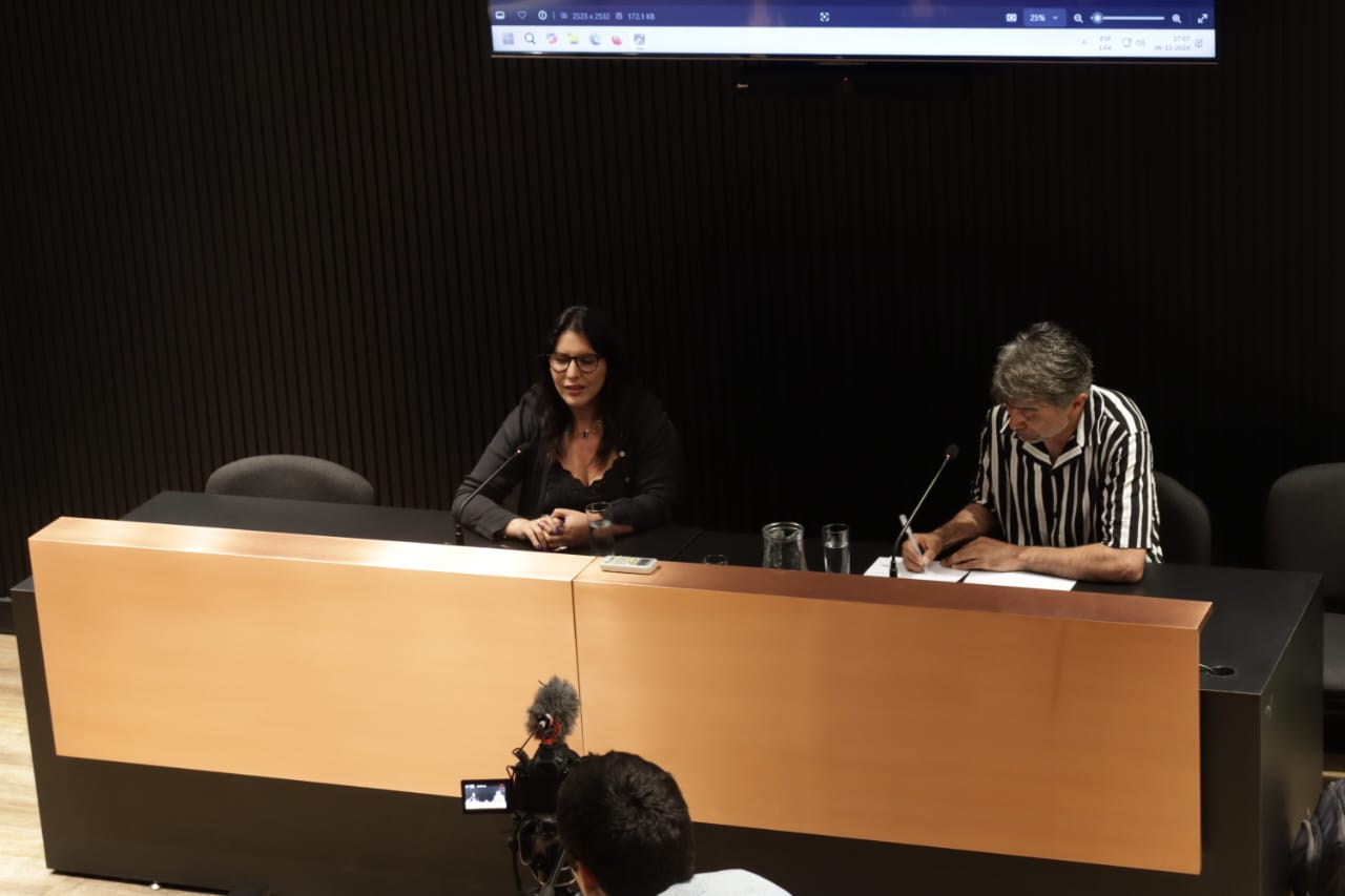 Periodismo: Conversatorio analizó los desafíos del cronista contemporáneo a partir de la investigación periodística del caso Ámbar