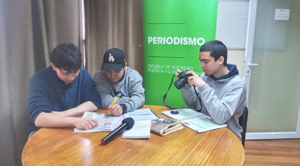 “Tienes campo en todas partes”: estudiantes cuentan sus experiencias en la práctica de periodismo