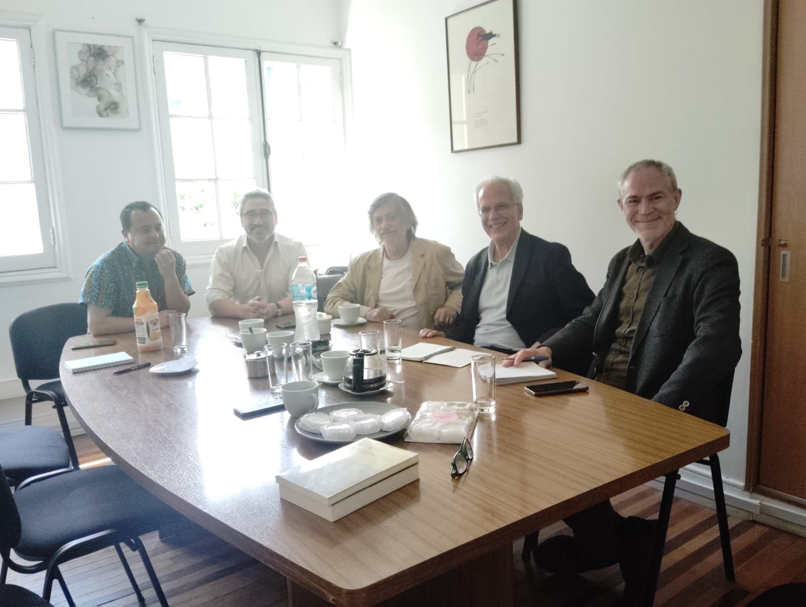 Equipo de investigadores de la Universidad se reúne con Pierre Dardot para proyectar líneas de trabajo y cooperación