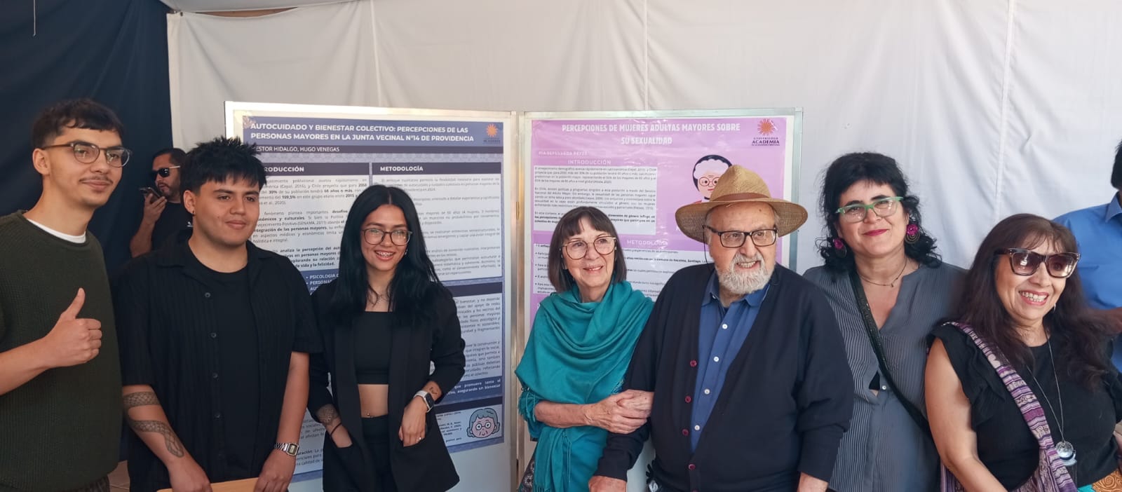 UAcademia lanza proyecto de integración intergeneracional junto a unidad vecinal de Providencia