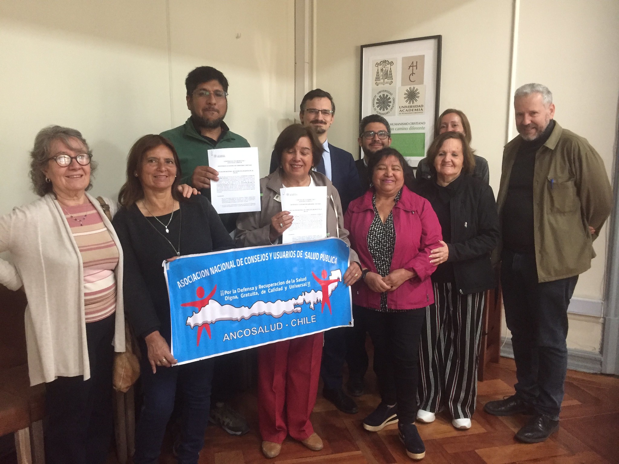 Universidad suscribe acuerdo de cooperación con Ancosalud que entregará representación legal a socios/as de la organización