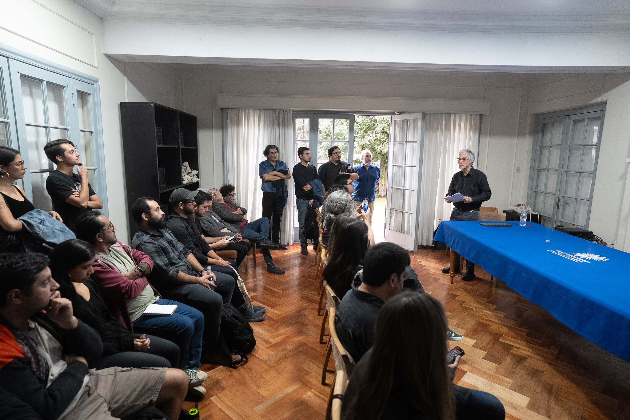 Programa Especial de Titulación en Sociología inaugura año académico con charla de David Spener