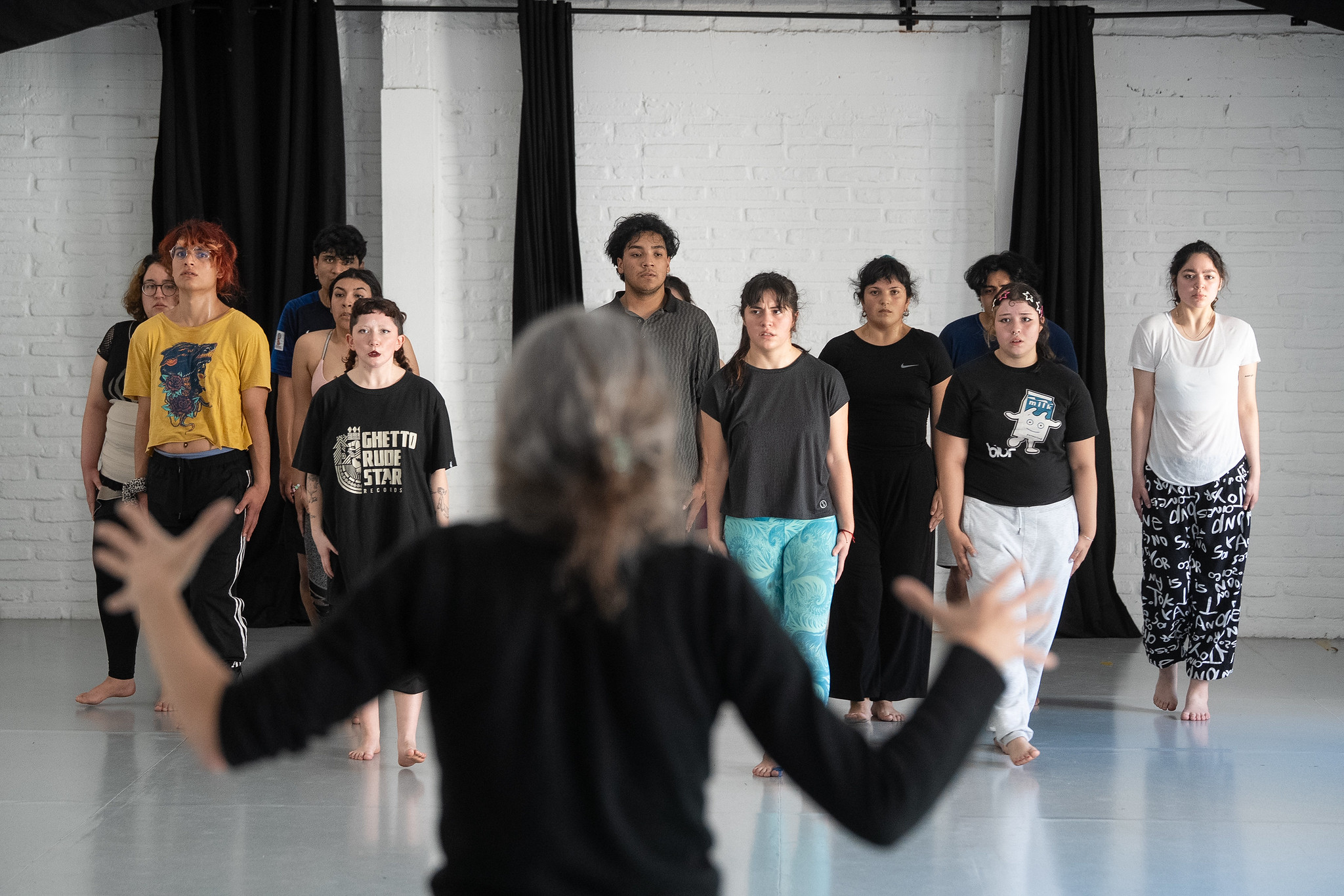 Teatro del Silencio estrena obra de Mauricio Celedón donde participan estudiantes UAcademia