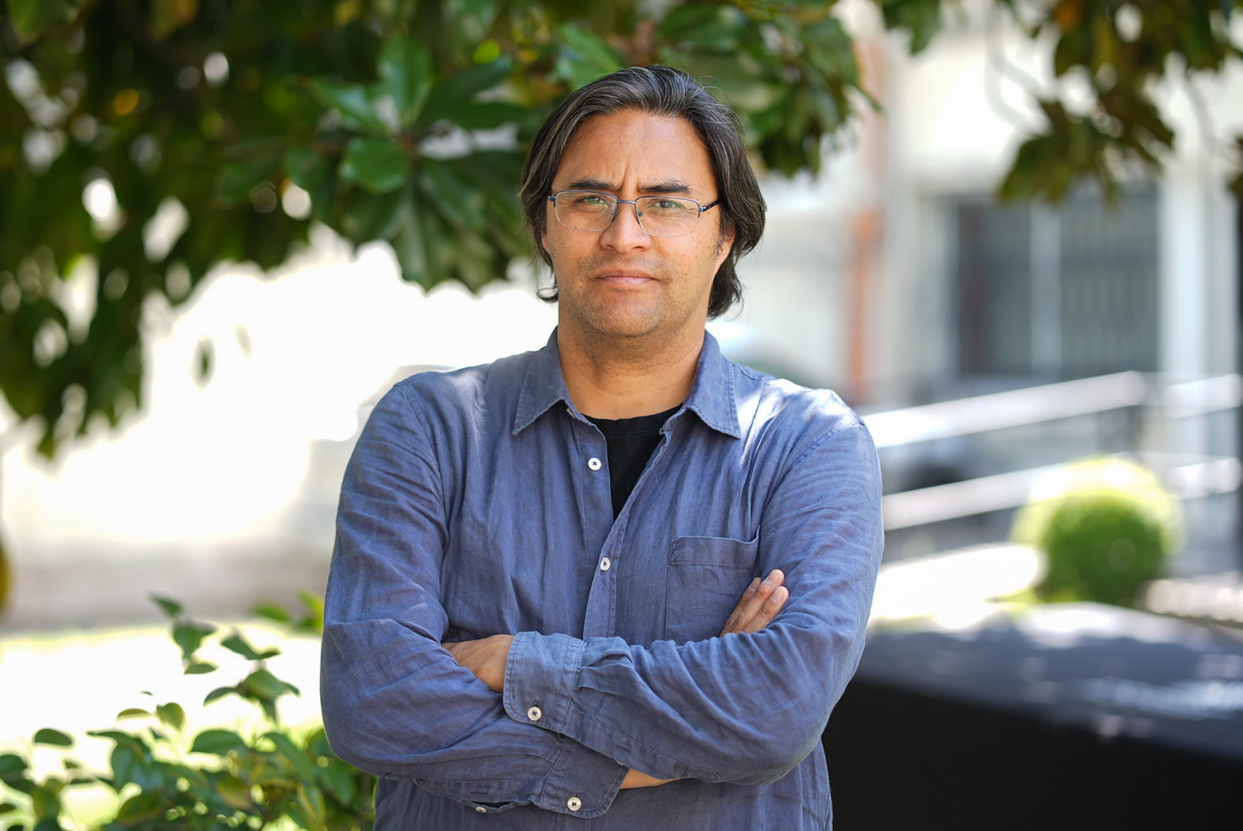 Antropólogo Claudio Espinoza: “El país necesita mirarse al espejo, a través de la antropología, para comprender sus conflictos actuales”