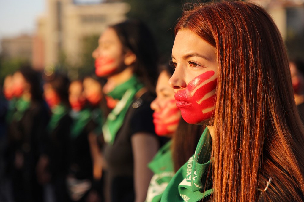 No retroceder ni un milímetro: el 25N en tiempos de disputa democrática