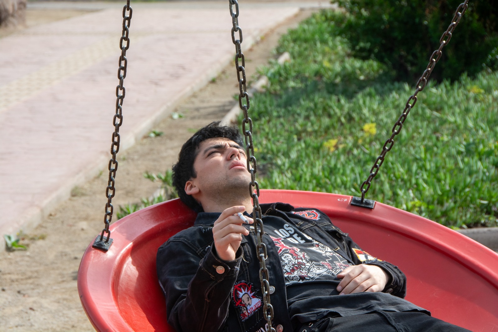 Proyecto de título de Cine y Artes Audiovisuales reflexiona sobre la vida y la muerte en la escena punk