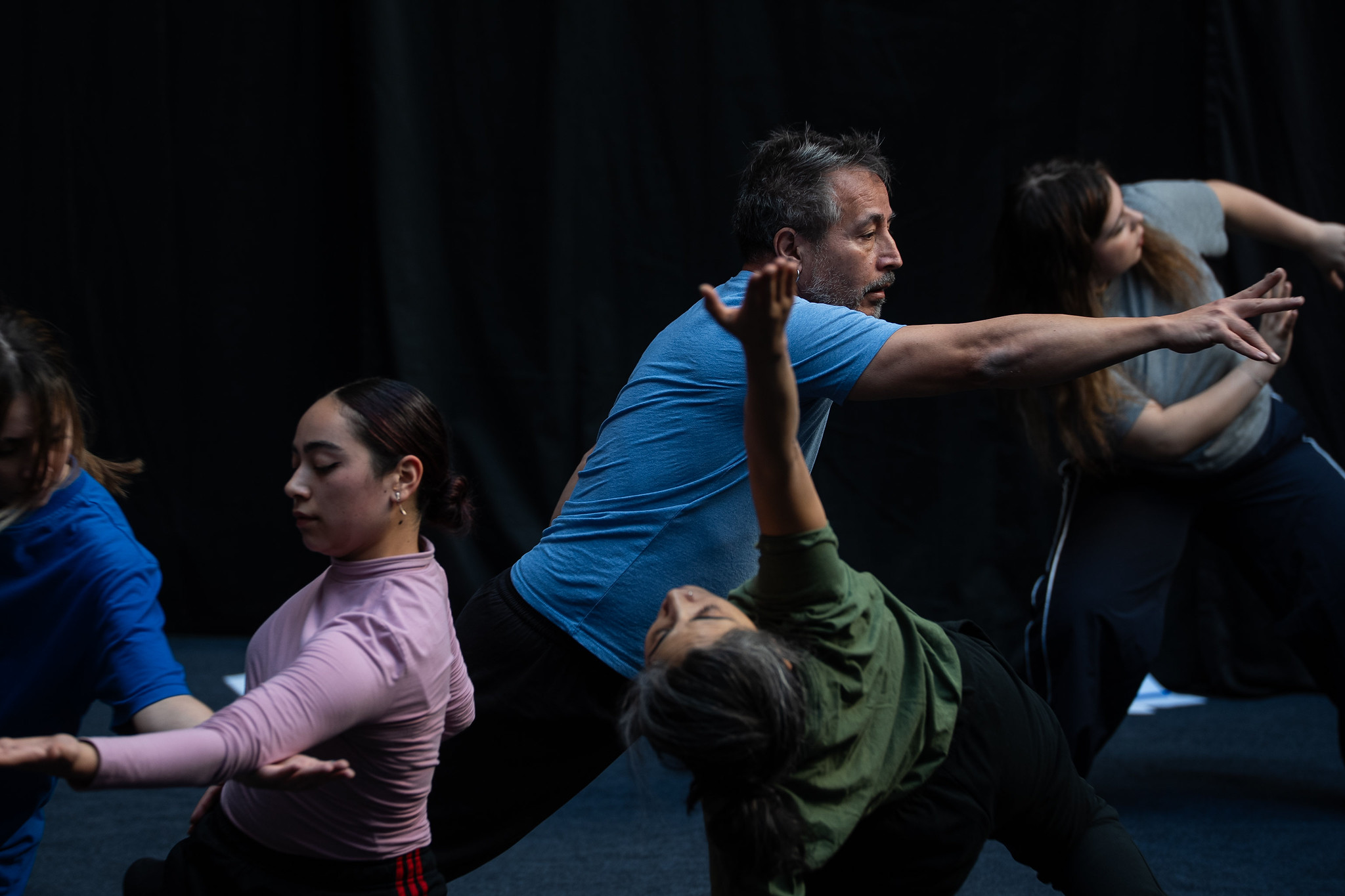 Proyecto de danza construye improvisación colectiva en la Facultad de Artes
