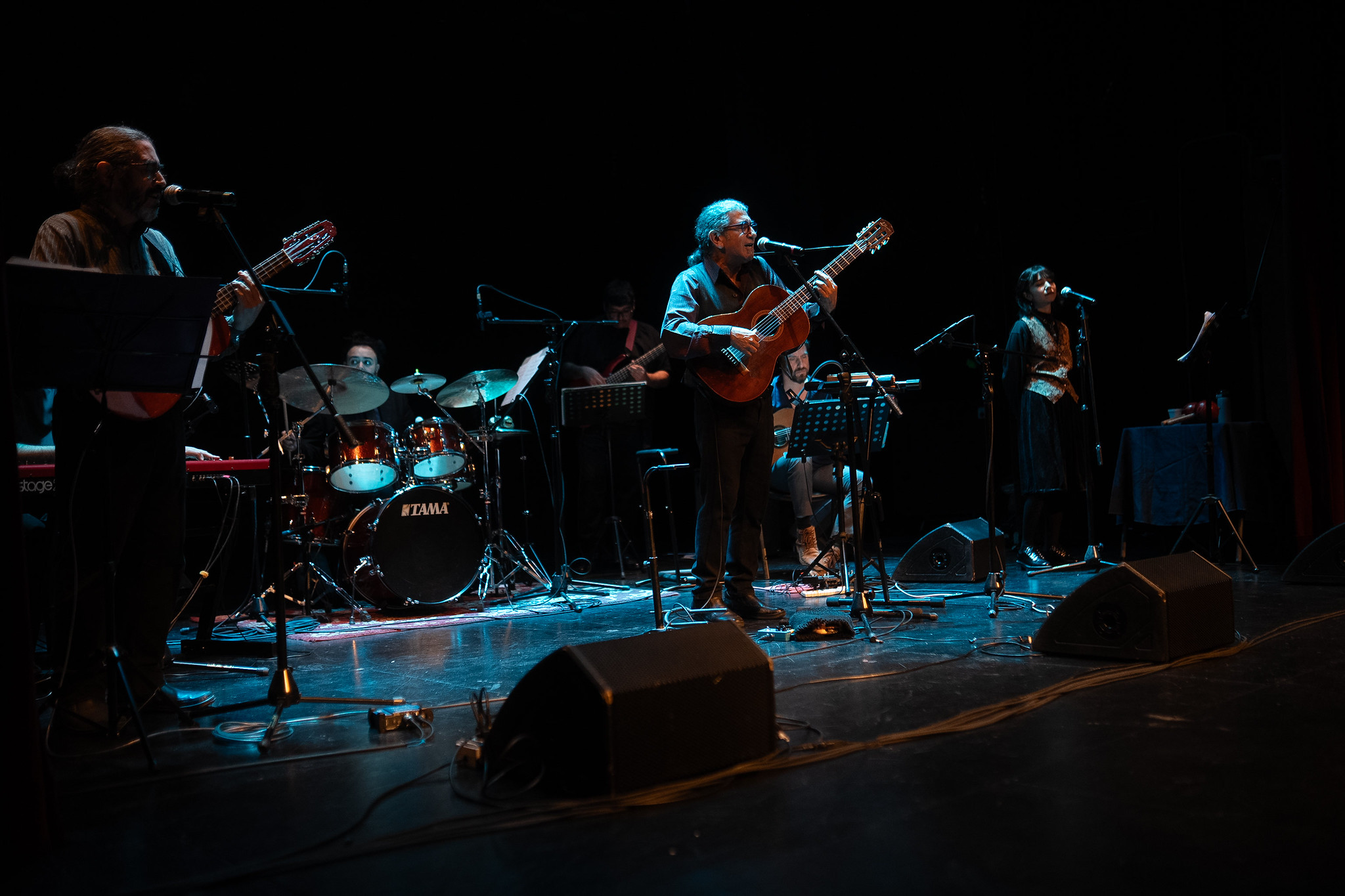 Profesor Pedro Suau estrena proyecto musical que recorre desde el Big Bang hasta los pueblos originarios