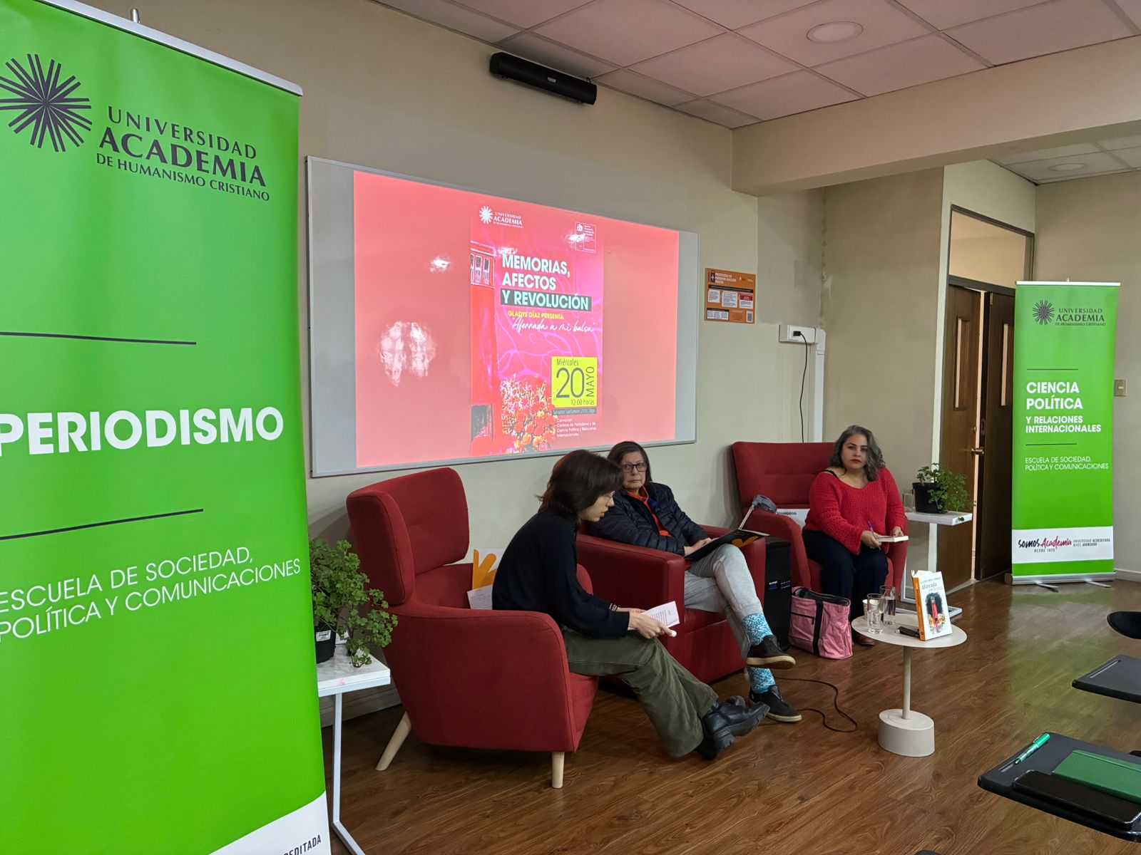 Memoria, reflexión política y diálogo marcaron encuentro junto a Gladys Díaz en la UAcademia