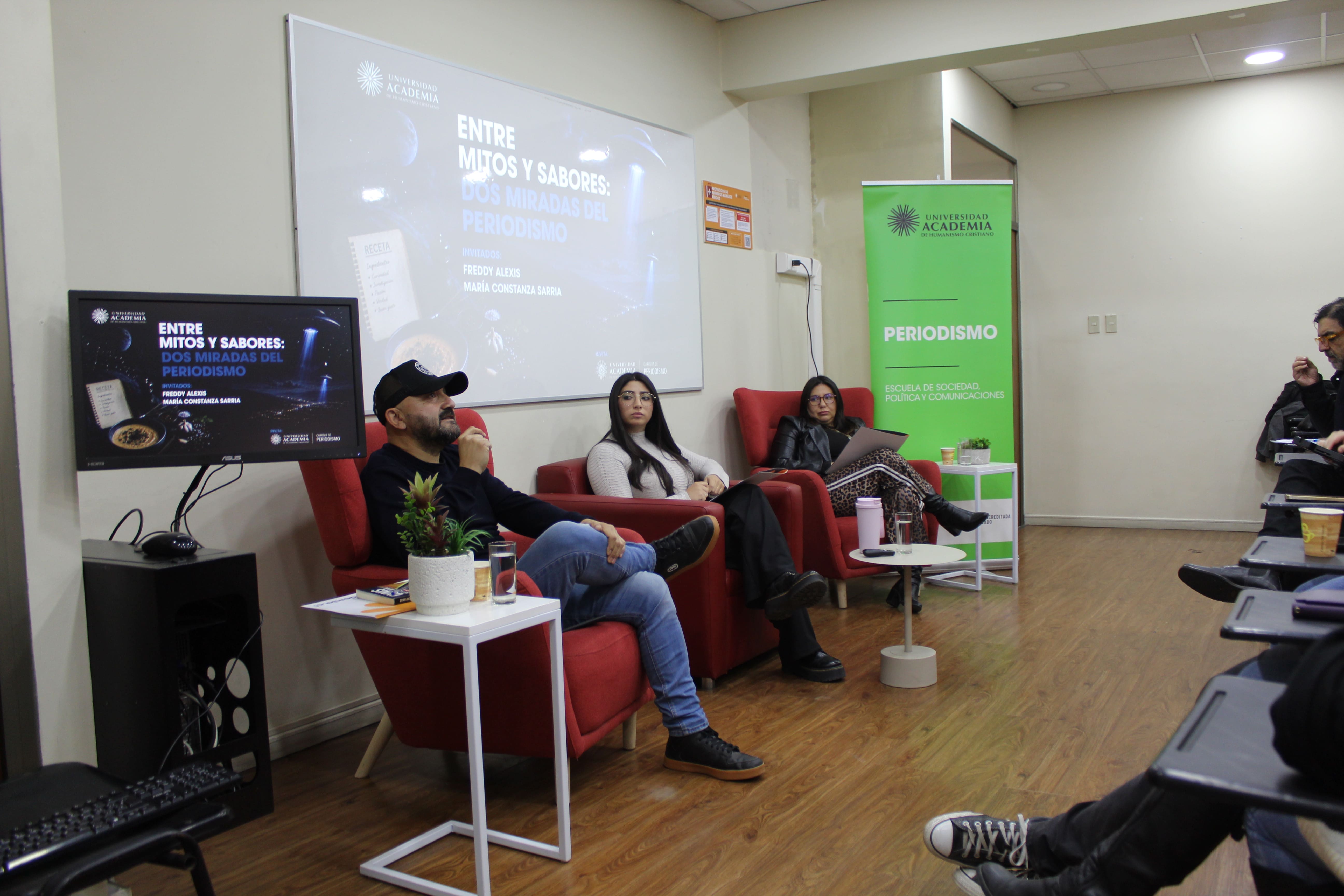 Innovación, pasión y nuevos desafíos del periodismo marcaron conversatorio “Entre mitos y sabores: dos miradas del periodismo” en la UAcademia