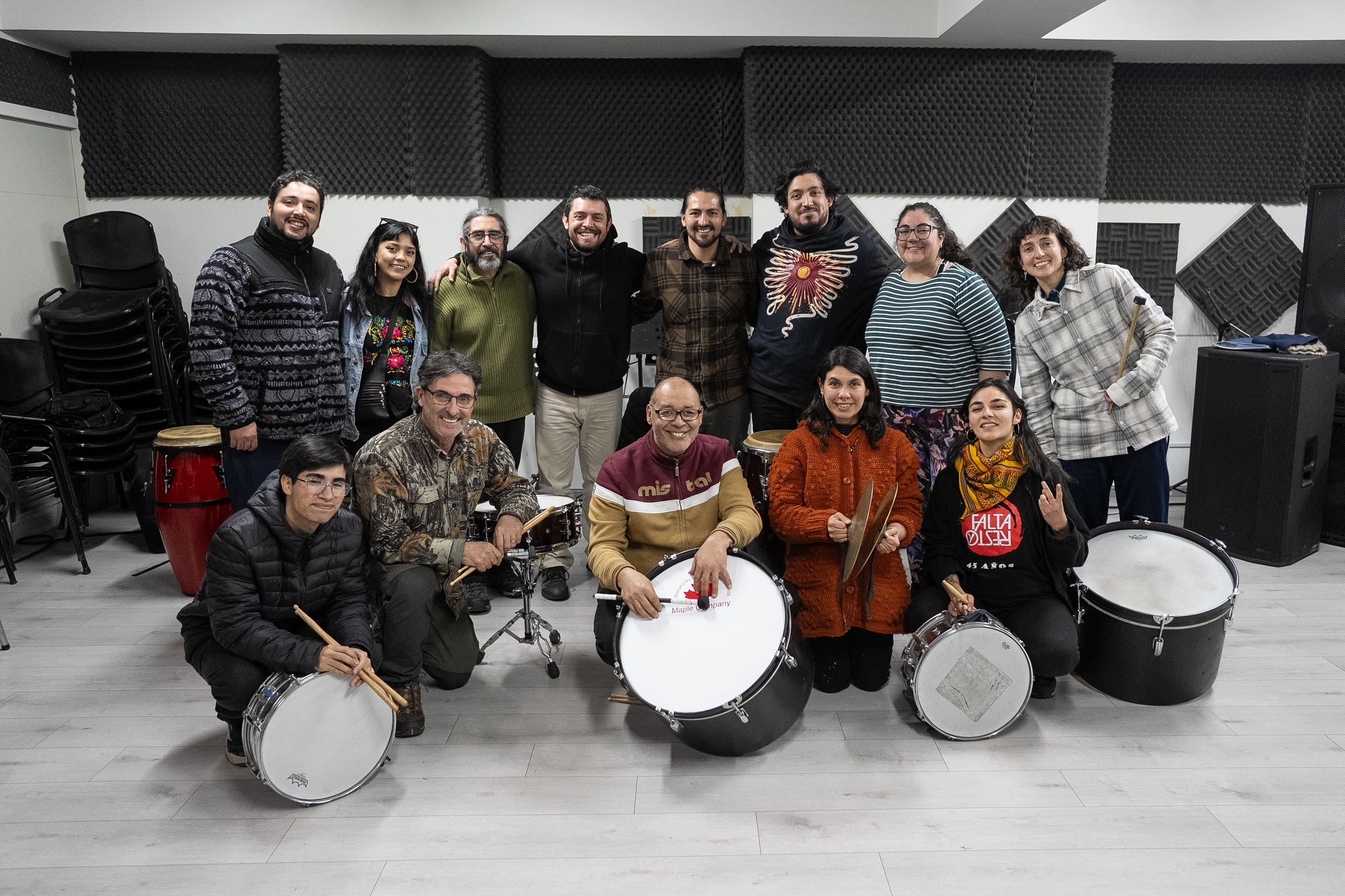 Ritmo y tambores: Pablo Lolito Iribarne y Nelson Silveiro dictan taller de Batería de Murga Uruguaya en la UAcademia