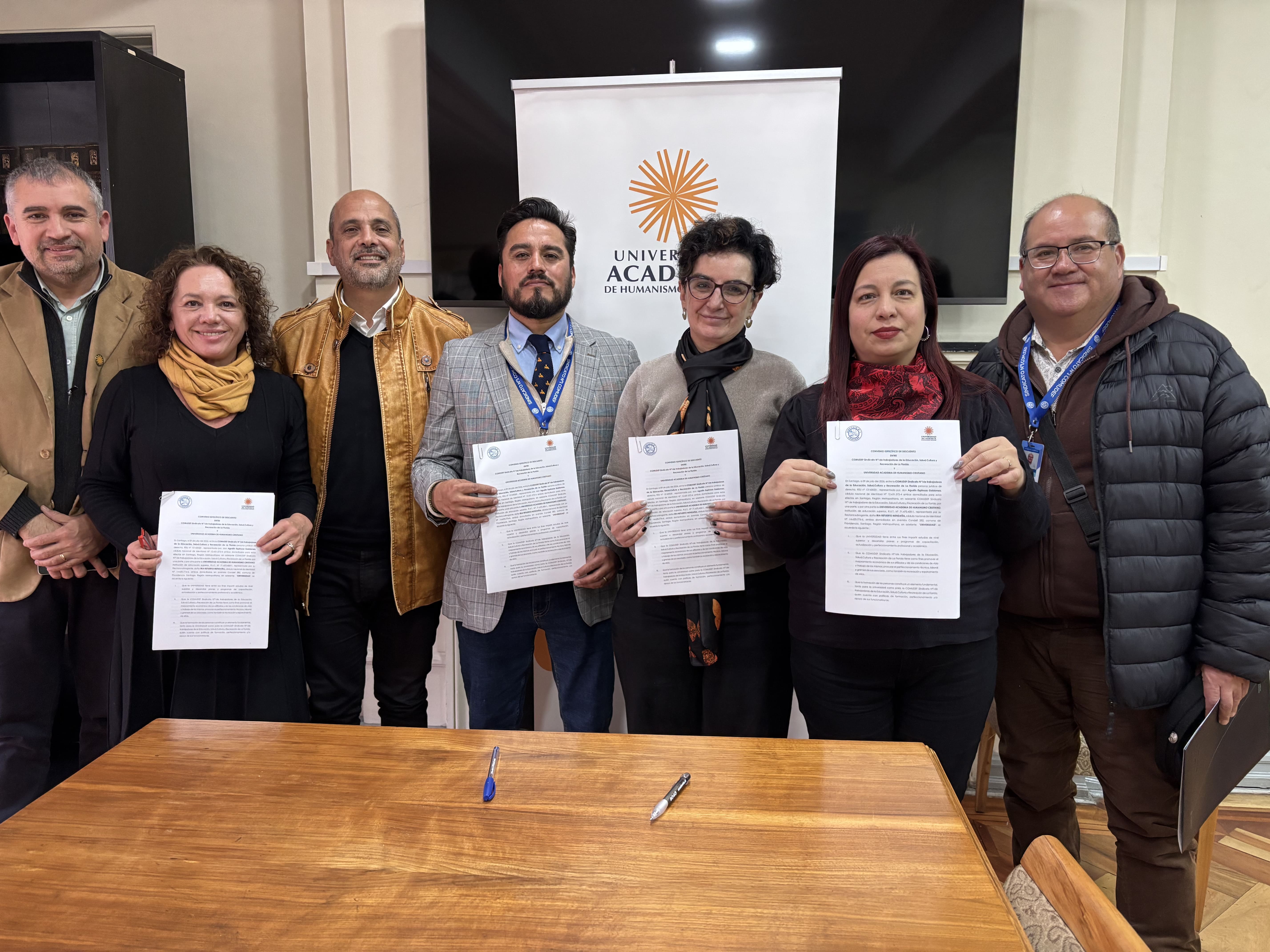 UAcademia firma convenio con Sindicato COMUDEF de La Florida