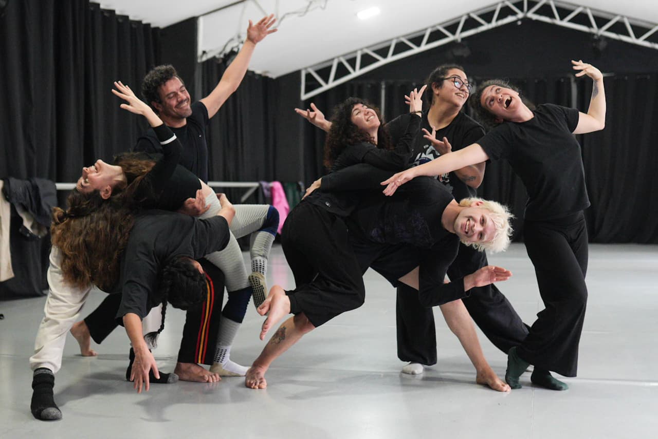 Estudiantes de Teatro de la UAcademia participan en taller de entrenamiento con Chileactores