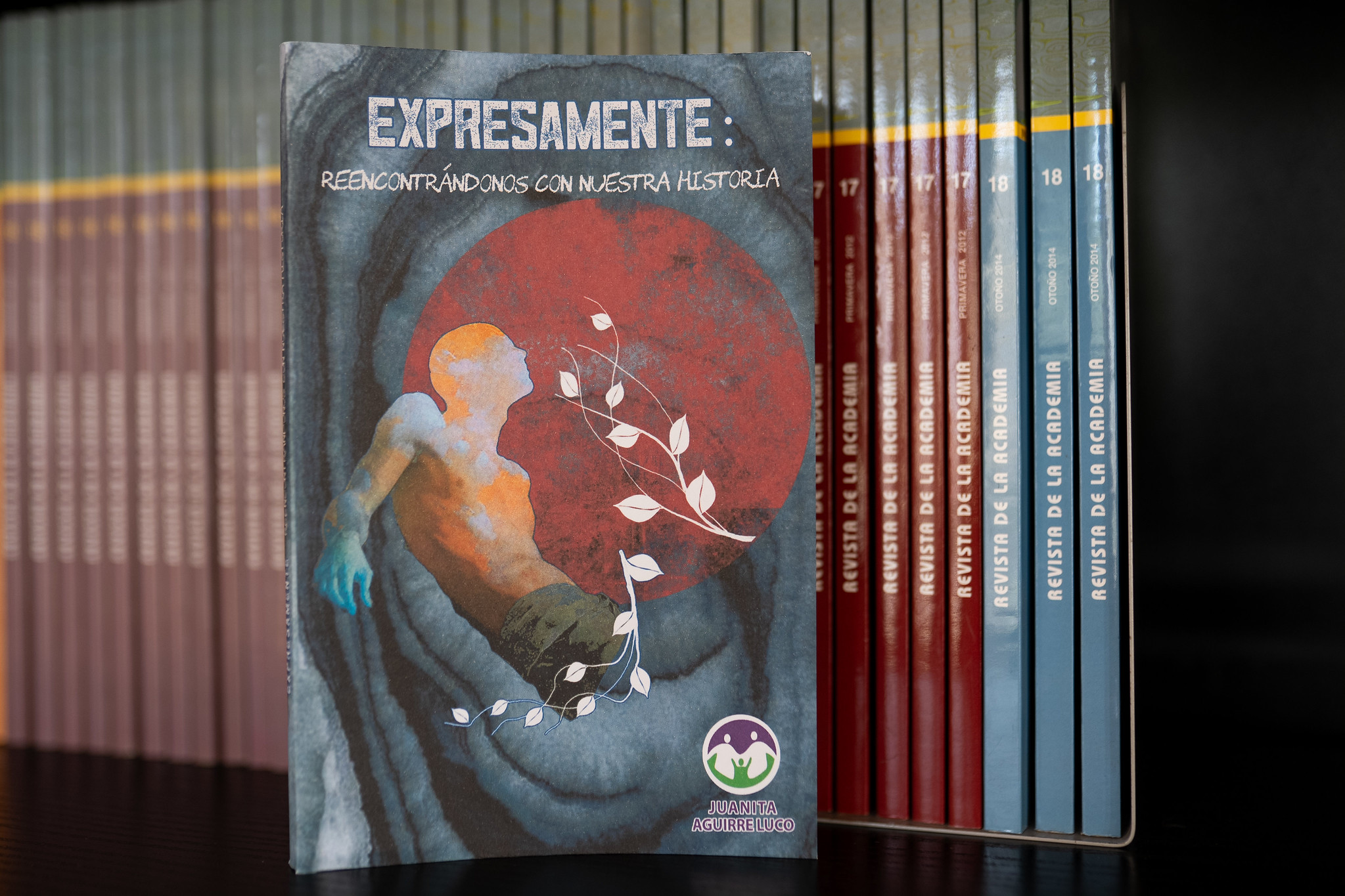 Facultad de Salud y Buen Vivir presenta libro “Expresamente”