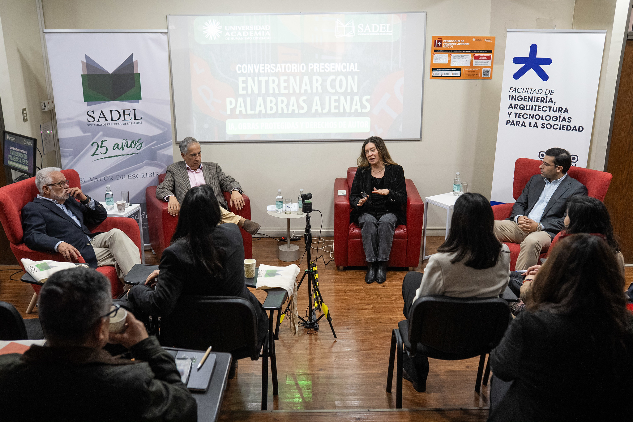 UAcademia y SADEL realizan conversatorio sobre derecho de autor e IA