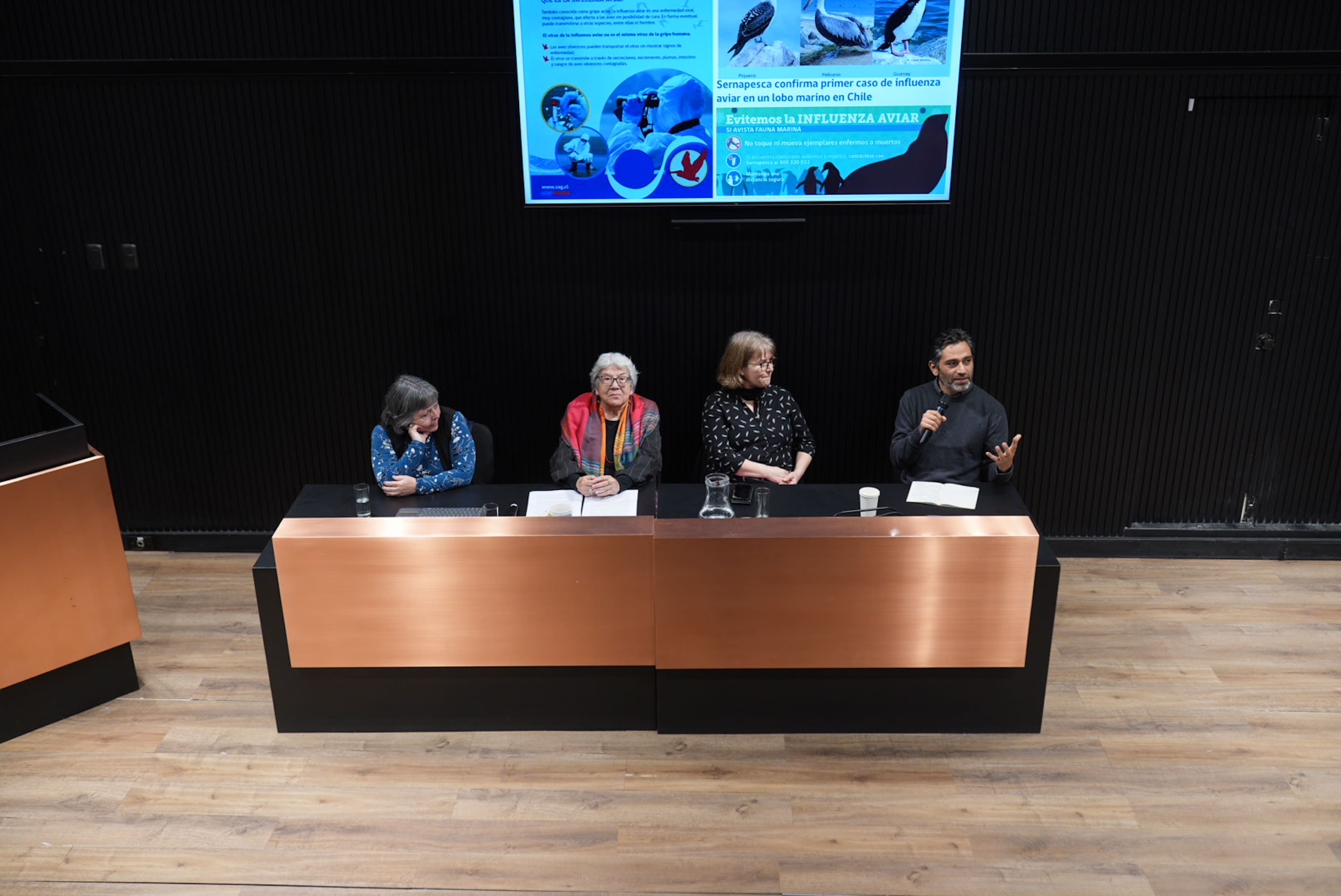 UAcademia realiza conversatorio sobre el rol de la medicina veterinaria
